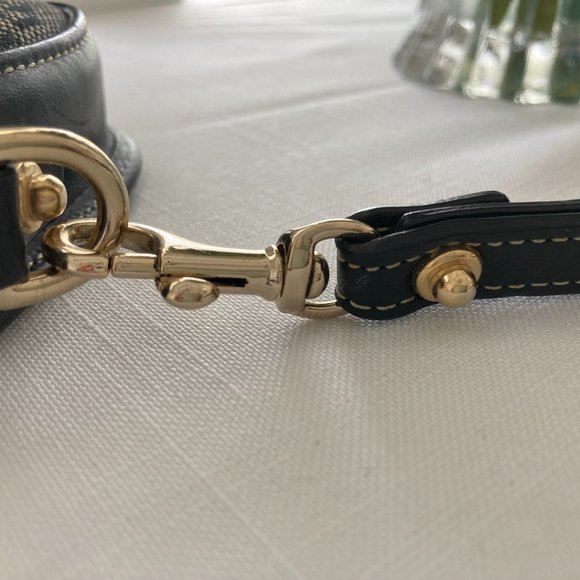 Dooney & Bourke Wristlet - Picture 7 of 8